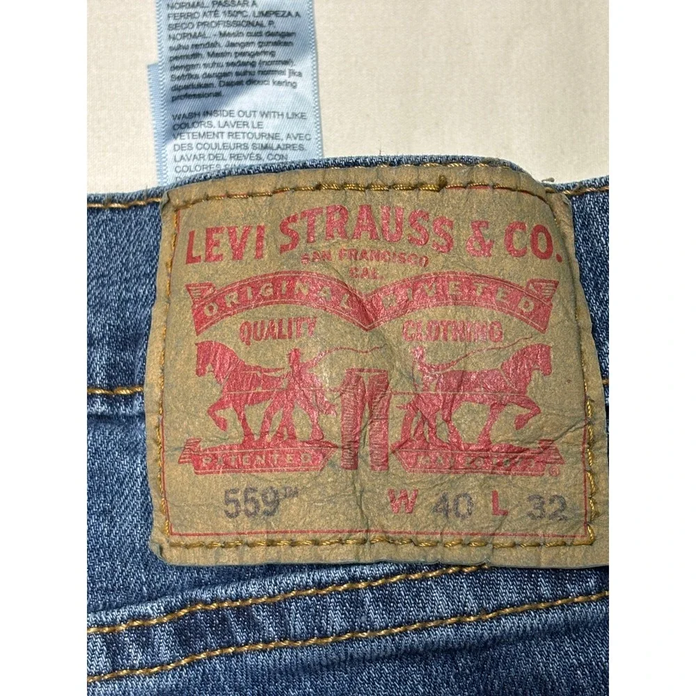 NWT Levis 559 Relaxed Straight Stretch Jeans Mens 40x32 Medium Wash Blue